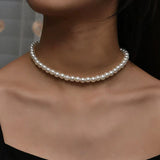 Elegant Daisy Necklace