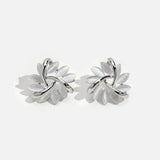 Elegant Refined Earrings with Opal Flowers in Gold
