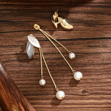 Leaf-Shaped Earrings with Daisies