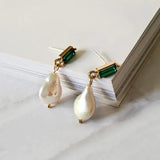 Earrings with Pearls & Emerald in Gold