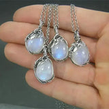 Collier en Lune Necklace – Drop Pendant on Thread