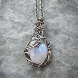 Collier en Lune Necklace – Drop Pendant on Thread
