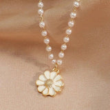 Daisy Necklace with Hanging Daisy