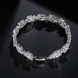 Retro Bracelet with Shimmering Silver Chain