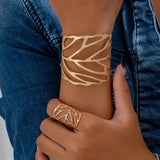 Retro Bracelet with Leaf Pattern