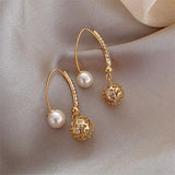 Retro Gold Earrings with Daisies
